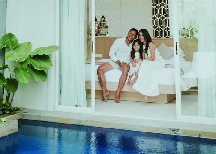 Ola At Pecatu Uluwatu (Bali)